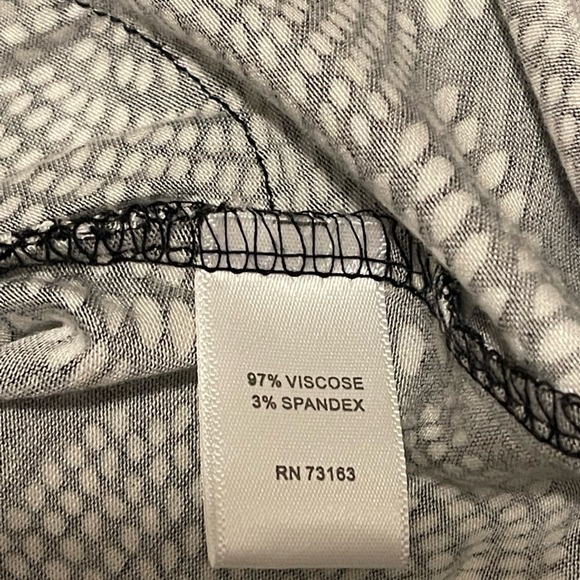 Cable & Gauge Black & White stretchy Medium Only worn once or twice - Picture 7 of 9